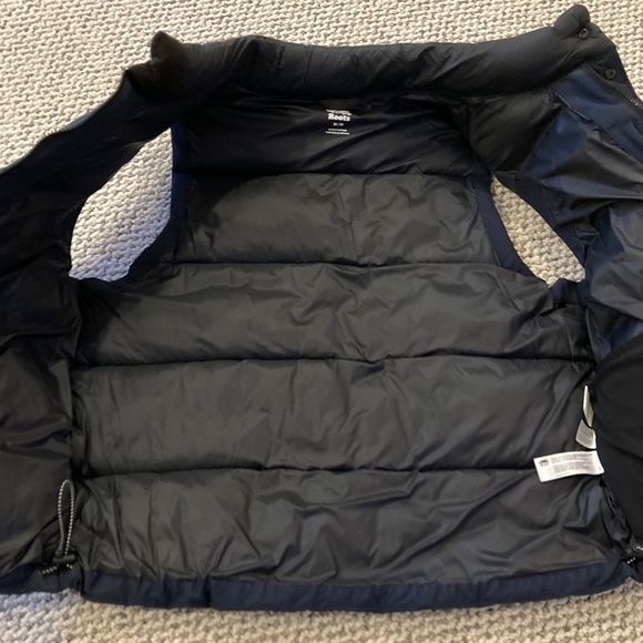 Roots Puffer Vest - Picture 2 of 3